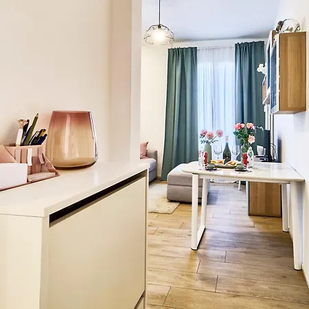 Beautiful In Tricolore Apartment Milan