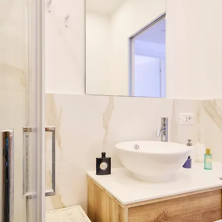 Beautiful In Tricolore Apartment