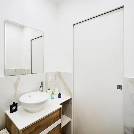 Apartment Beautiful In Tricolore